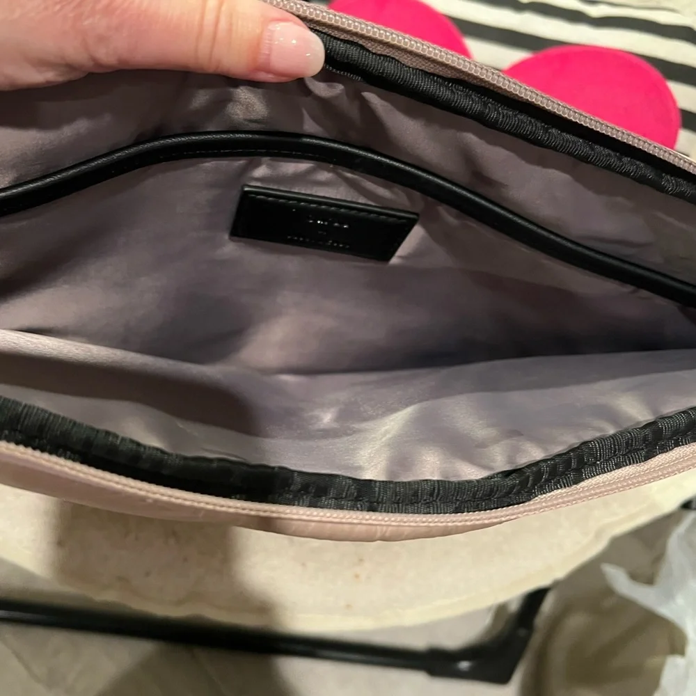 Caraa x Athleta Quilted Tech Pouch